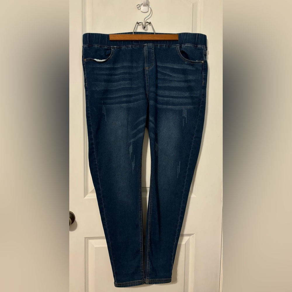 Chic Soul jeans. 3X, stretchy denim. Worn twice. Super cute on. Plus size EUC